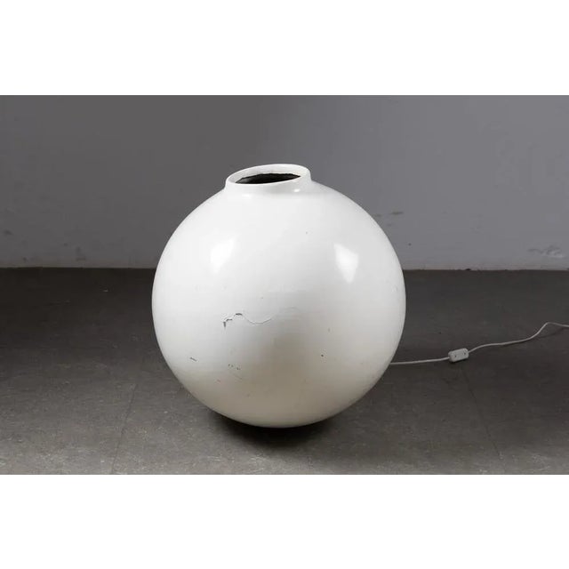 White Space Age Fiberglass Lamp, 1972 For Sale - Image 8 of 8