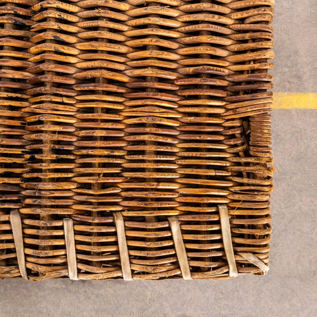 Wood English Wicker Basket, 1920s For Sale - Image 7 of 10