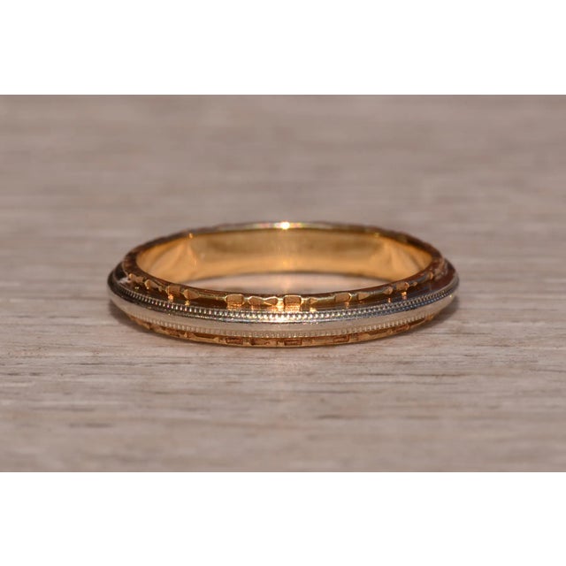 1940s The Scrimshaw Lane: Krementz Signed Two Tone Hand Engraved Wedding Band For Sale - Image 5 of 9