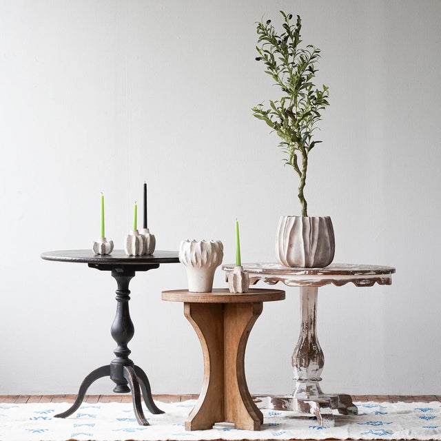 New special order item. Not vintage. Made from upcycled pine wood, the Linnea Pinewood Dining Table has an English Country...