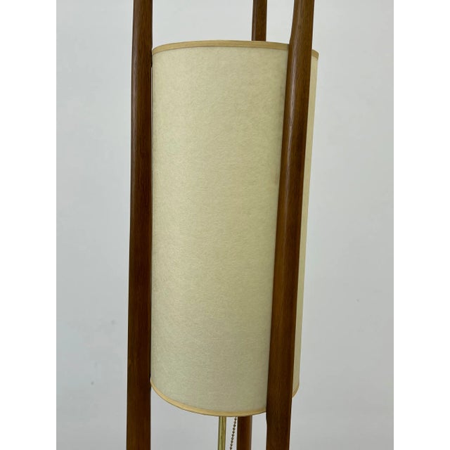 Mid-Century Modern Sculpted Walnut & Brass Floor Lamp by Modeline For Sale In Saint Louis - Image 6 of 6