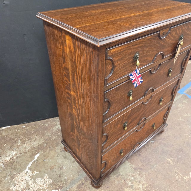 Late 19th Century Handsome Georgian Oak 4 Drawer Chest on Bun Feet With Decorative Molding Accents For Sale - Image 9 of 9