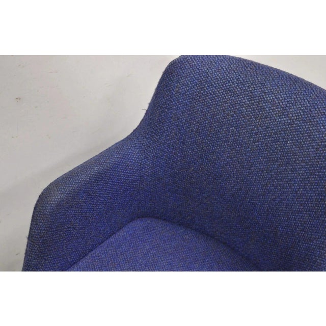 Metal Vintage Mid Century Modern Blue Upholstered Chrome Swivel Base Club Arm Chair For Sale - Image 7 of 10
