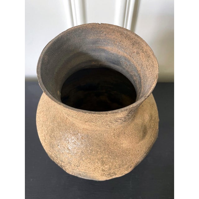 Fine Korean Pottery Footed Jar with Long Neck Silla Period For Sale In Atlanta - Image 6 of 18