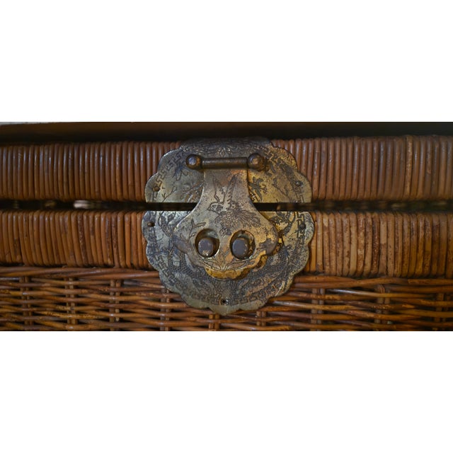Wicker Rattan Vintage Chinoiserie Brass Trunk Storage Chest Mid 20th Century For Sale - Image 4 of 8