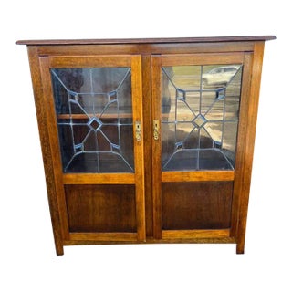 Antique Early 20th Century Arts & Crafts Mission Style Leaded Glass Oak Bookcase For Sale