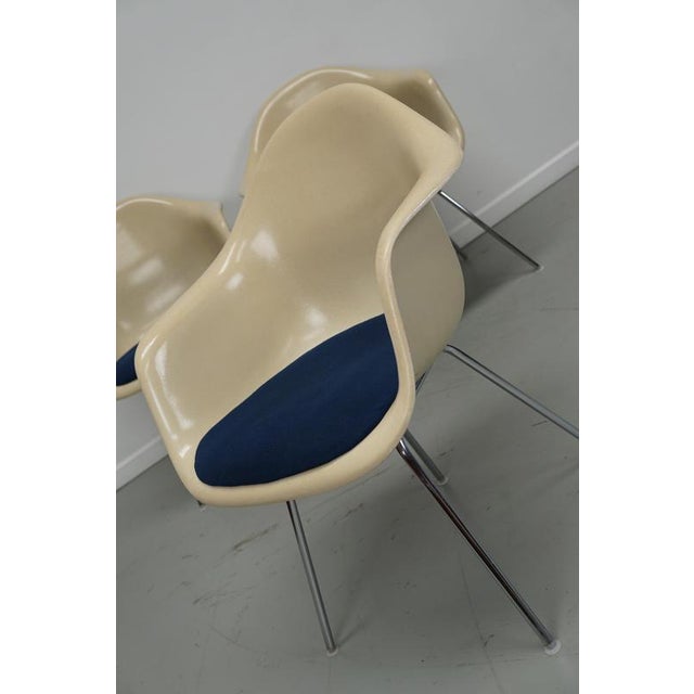 White Vintage Parchment Fiberglass Dax Armhairs by Charles & Ray Eames, Set of 3 For Sale - Image 8 of 18