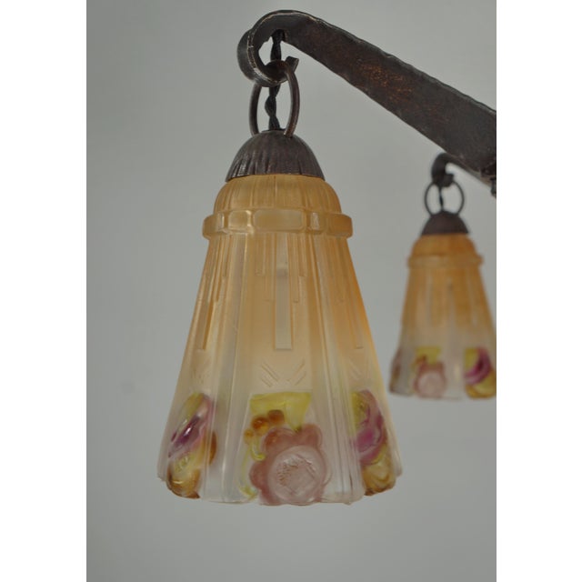 Metal French Art Deco Chandelier by Vasseur & Ejg 1920s - Amber Glass & Wrought Iron For Sale - Image 7 of 10