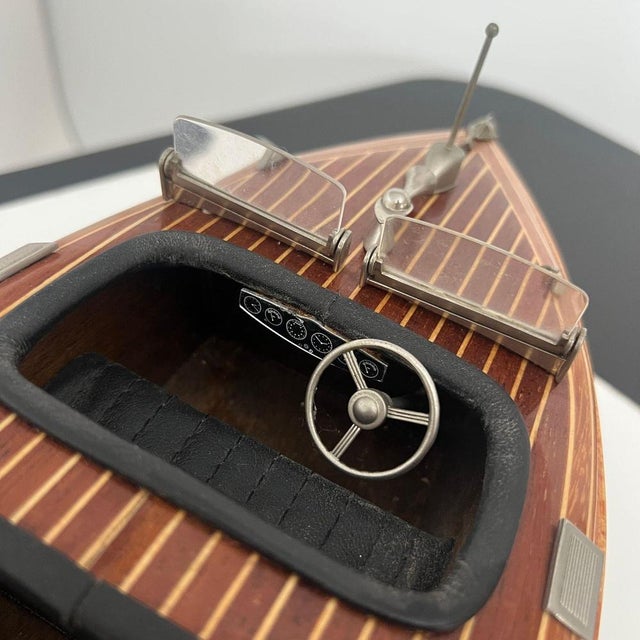 Miniature Motorboat in Various Woods, Metal and Lacquer from Chris Craft, Usa, 1950 For Sale - Image 10 of 13