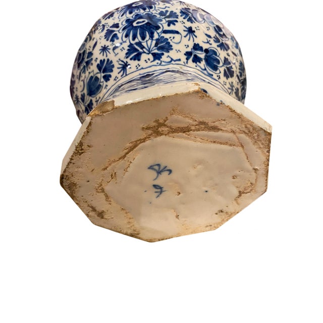 Early 18th Century Large 18th Century Delft Knobble Vase For Sale - Image 5 of 7