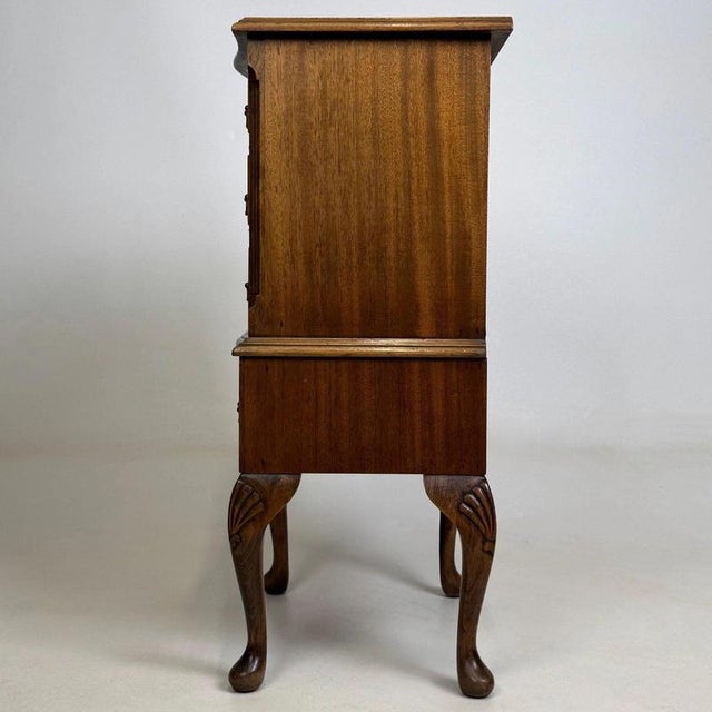 Small Antique Early 20th Century Mahogany Chest of Drawers For Sale - Image 3 of 12