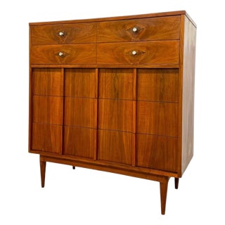 Vintage Mid-Century Modern 5 Drawer Dresser With Diamond Parquet Accent Inlay and Dovetailed Drawers For Sale