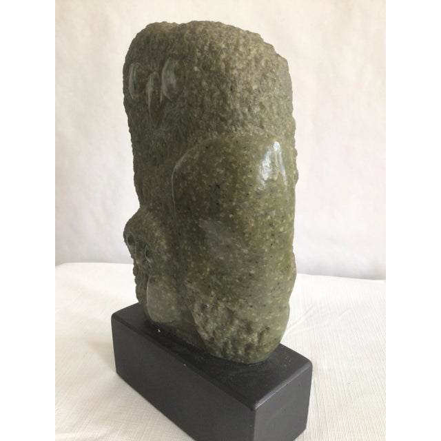 1960s Green Marble Owl Sculpture on Composition Base For Sale In New York - Image 6 of 11