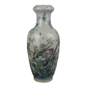 Chinese Vintage Porcelain Vase Qing Dynasty Qianlong Marked Crackle Glaze Famille Verte Porcelain Vase Hand Painted Flowers and Birds Pattern