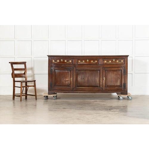 George III English Oak Dresser Base, 1790s For Sale - Image 4 of 18