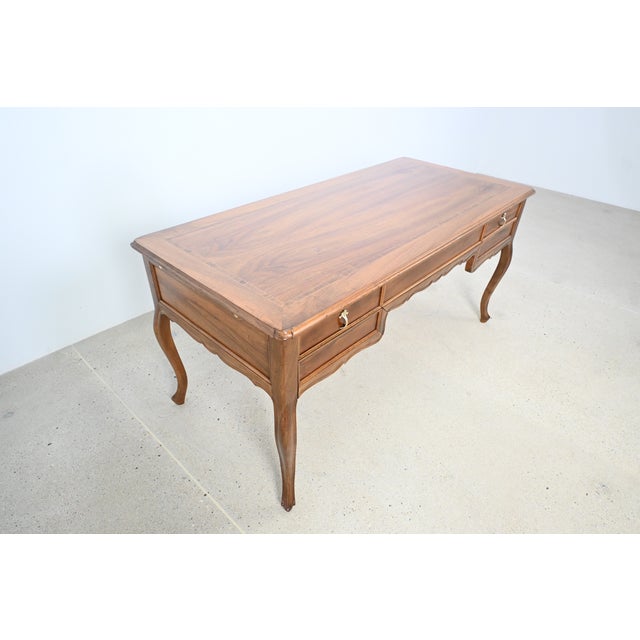 1970s Baker Furniture Style Italian Louis XV Style Rosewood Writing Desk | Newly Refinished For Sale - Image 5 of 18
