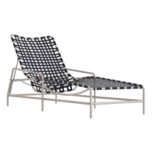 Brown Jordan Kantan Aluminum Suncloth Chaise Lounge, Dove frame with Marine fabric For Sale