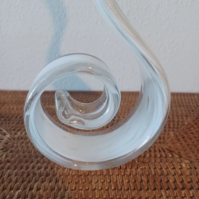 White Vintage 90s Murano Style Dancing Flame White Sparkle Ribbon Art Glass Sculpture For Sale - Image 8 of 8