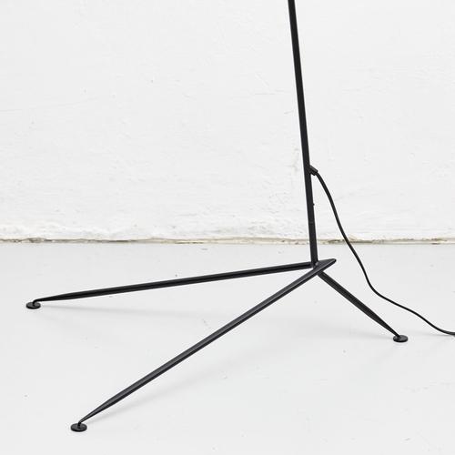 Mid-Century Modern Black One-Arm Standing Lamp in Aluminum, Brass and Steel by Serge Mouille For Sale - Image 12 of 16