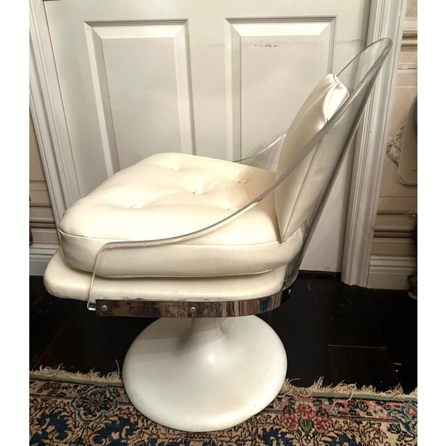 Lucite Space Age Swivel Chair After Laverne For Sale - Image 11 of 12