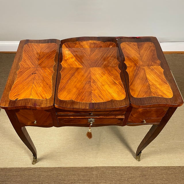 Louis XV to XVI Antique dCoiffeuse (Vanity) in Amaranth and Tulipwood, by Pierre Plée, Paris, C. 1770 For Sale - Image 15 of 18