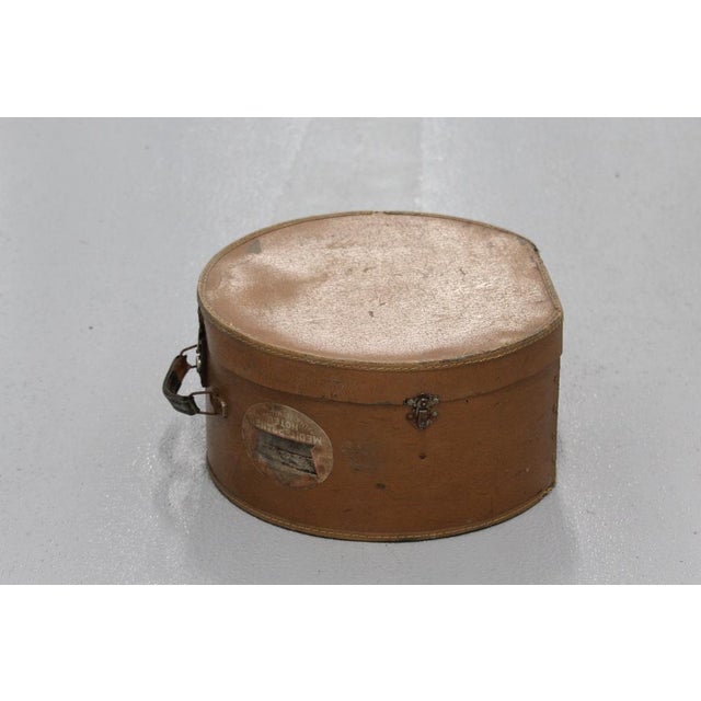 Round Brown Hat Box, 1920s For Sale - Image 4 of 18