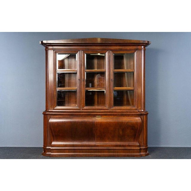 A bookcase Era & style: Biedermeier style - early 20th century Features - elegant and practical furniture with beautiful...