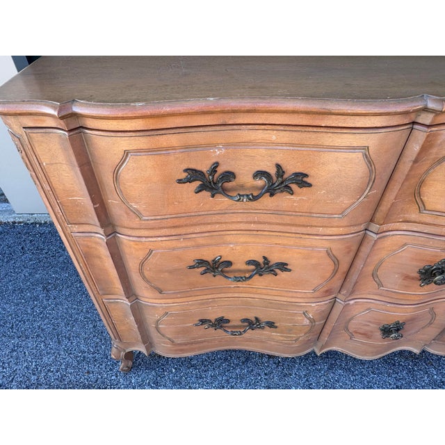 Vintage 1940s Joseph Gerte Boston Custom Mahogany 9-Drawer Dresser & Mirror Set For Sale - Image 9 of 12