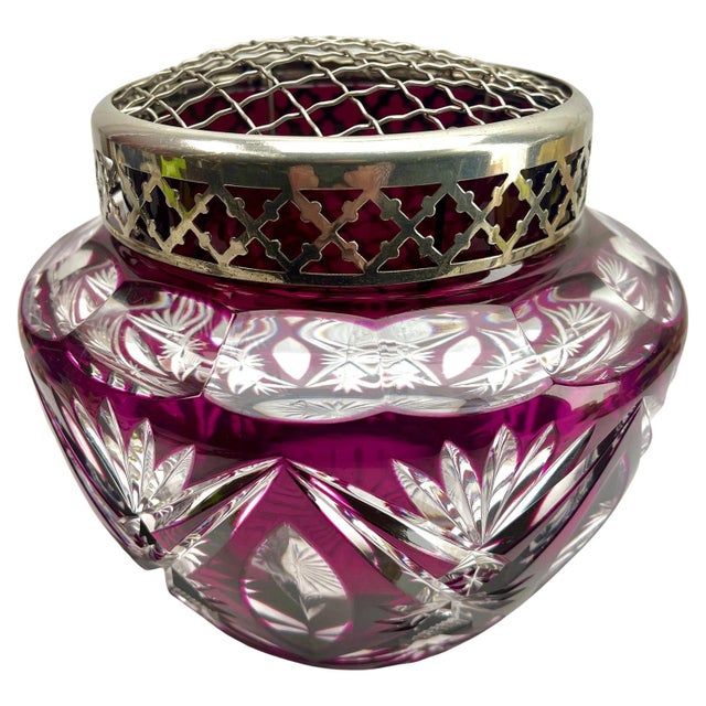 Large Pique Fleurs Vase in Cut-to-Clear Crystal with Grille from Val Saint Lambert, 1935 For Sale - Image 11 of 11