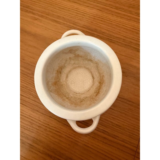 Roseville Rosecraft Colors Ivory/White Jardiniere | Shape 550-4 | Marked | C. 1917–1920s American Art Pottery For Sale In Columbus - Image 6 of 7