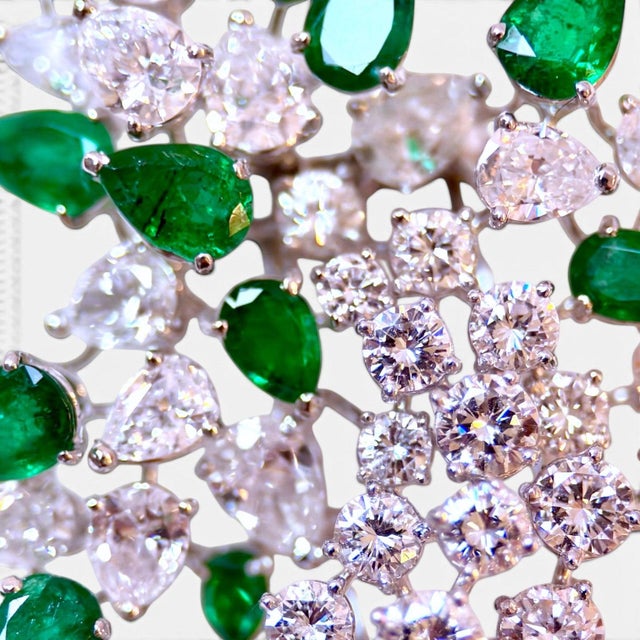 Green Tiffany & Co Colombian Pear Emerald & 12 Ct Diamond Pin in Platinum, Vintage For Sale - Image 8 of 8