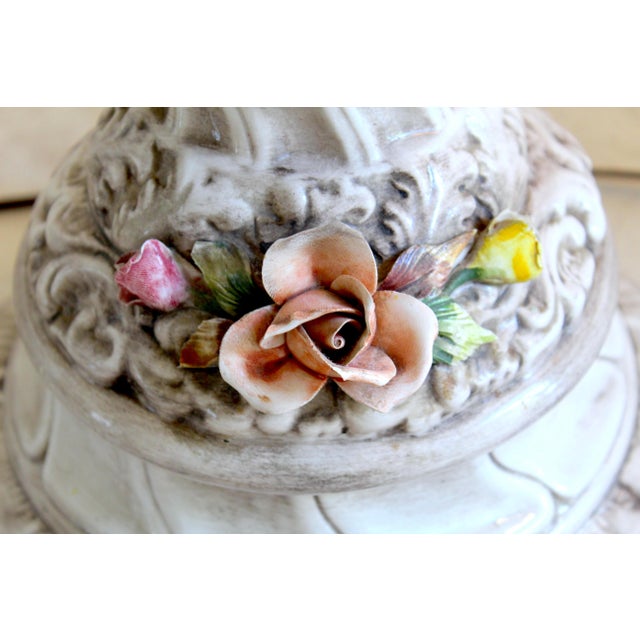 Mid-Century Italian Capodimonte-Style Floral Porcelain Table Lamps – Pair For Sale - Image 15 of 18