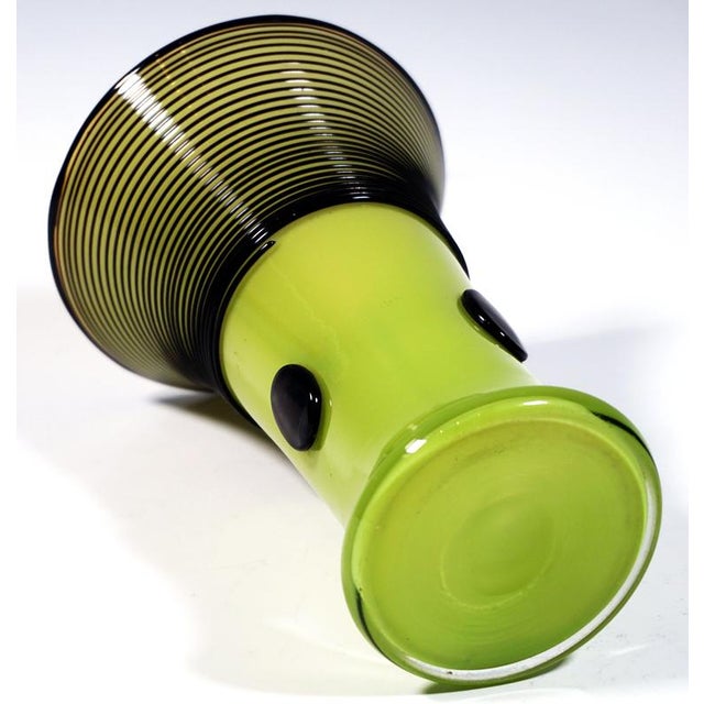 Art Deco Tango Vase Execution 166 in Green and Black by Loetz, Austria-Hungary, 1916 For Sale - Image 4 of 5