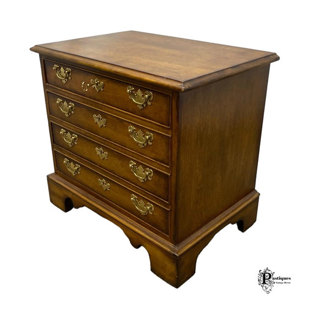 Vintage Wellington Hall Traditional Chippendale Style Walnut Four