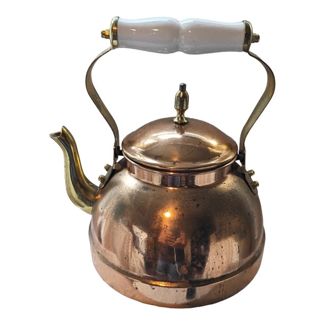 Mid 20th Century Mediterranean Rustic Copper Tea Kettle With White Ceramic Handle For Sale