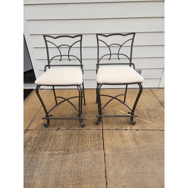Great looking pair of 1990's counter height bar stools.