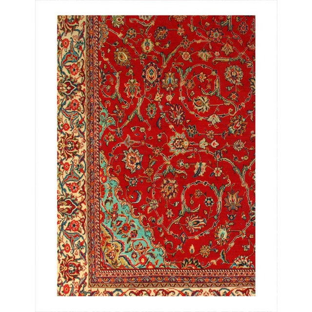 Mahal design rug. Handmade and hand-knotted in fine lambswool on a cotton foundation. Vegetable dyed hand-spun wool rug....