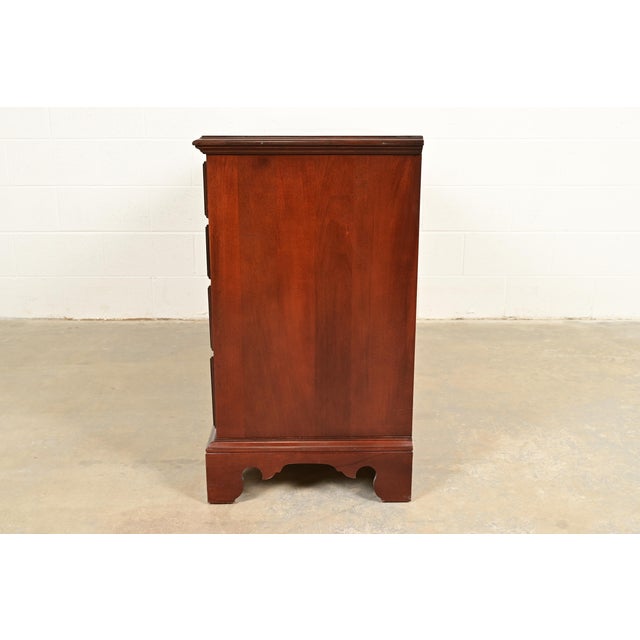 Henkel Harris Style Georgian Solid Mahogany Twelve-Drawer Dresser For Sale - Image 12 of 14