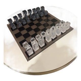 Jonathan Adler Sculptural Lucite Chess Set – Frosted & Smoke Acrylic For Sale