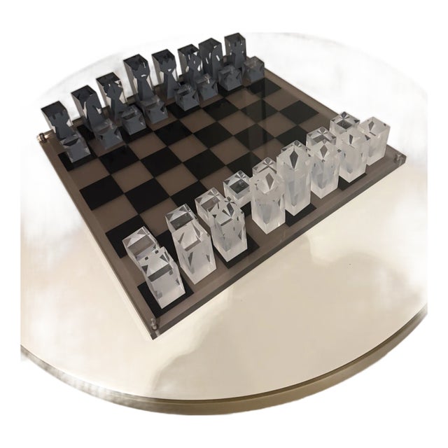 Jonathan Adler Sculptural Lucite Chess Set – Frosted & Smoke Acrylic For Sale
