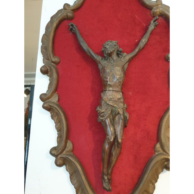 Clay Sculpture of the Crucified Christ Covered with Bronze Foil in Baroque Frame, Tuscany, 1895 For Sale - Image 3 of 7