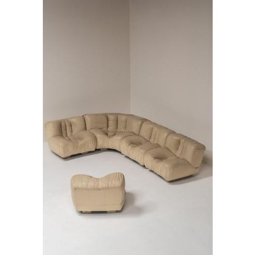 Beige Modular Sofa in Beige Leather attributed to Rossi Di Albizzate, Italy, 1970s, Set of 5 For Sale - Image 8 of 17