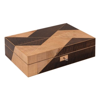21st Century English Walnut and Sycamore Cigar Humidor, 2000s For Sale