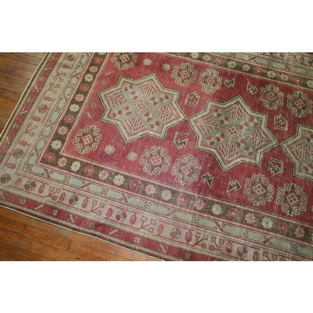 Late 20th Century Crimson Red Central Asian Rug - 5'4" x 8'5" For Sale In New York - Image 6 of 18