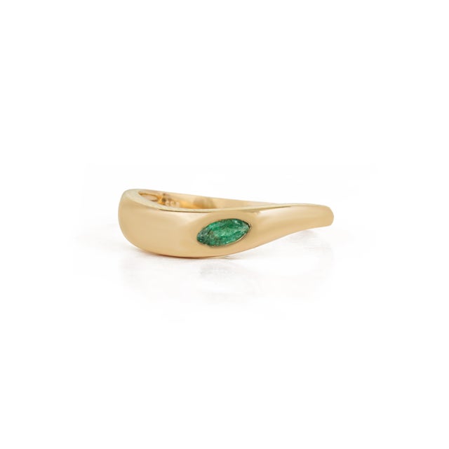 14k Gold Modern Sculptural Marquise Natural Emerald Wavy Band Ring Size 7 For Sale - Image 4 of 15