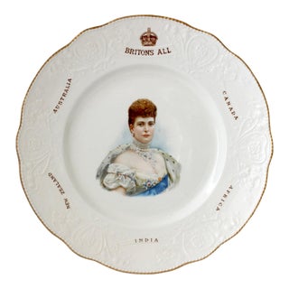 1902 Queen Alexandra Royal Doulton Coronation Plate For Sale