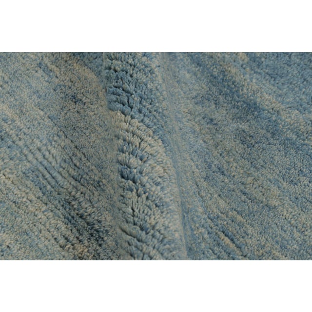 Textile Rug & Kilim’s Contemporary Oversized Rug in Beige and Blue Tones For Sale - Image 7 of 9