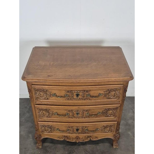 Louis XIV Style Liège Commode in Oak, in Very Good conditions.