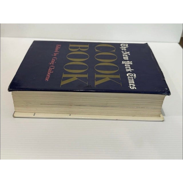 1960s The New York Times Cook Book, First Edition (1961) by Craig Claiborne With Dust Jacket For Sale - Image 5 of 12