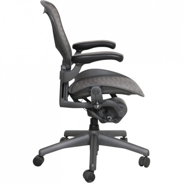 Aaron Chair from Herman Miller For Sale - Image 3 of 18